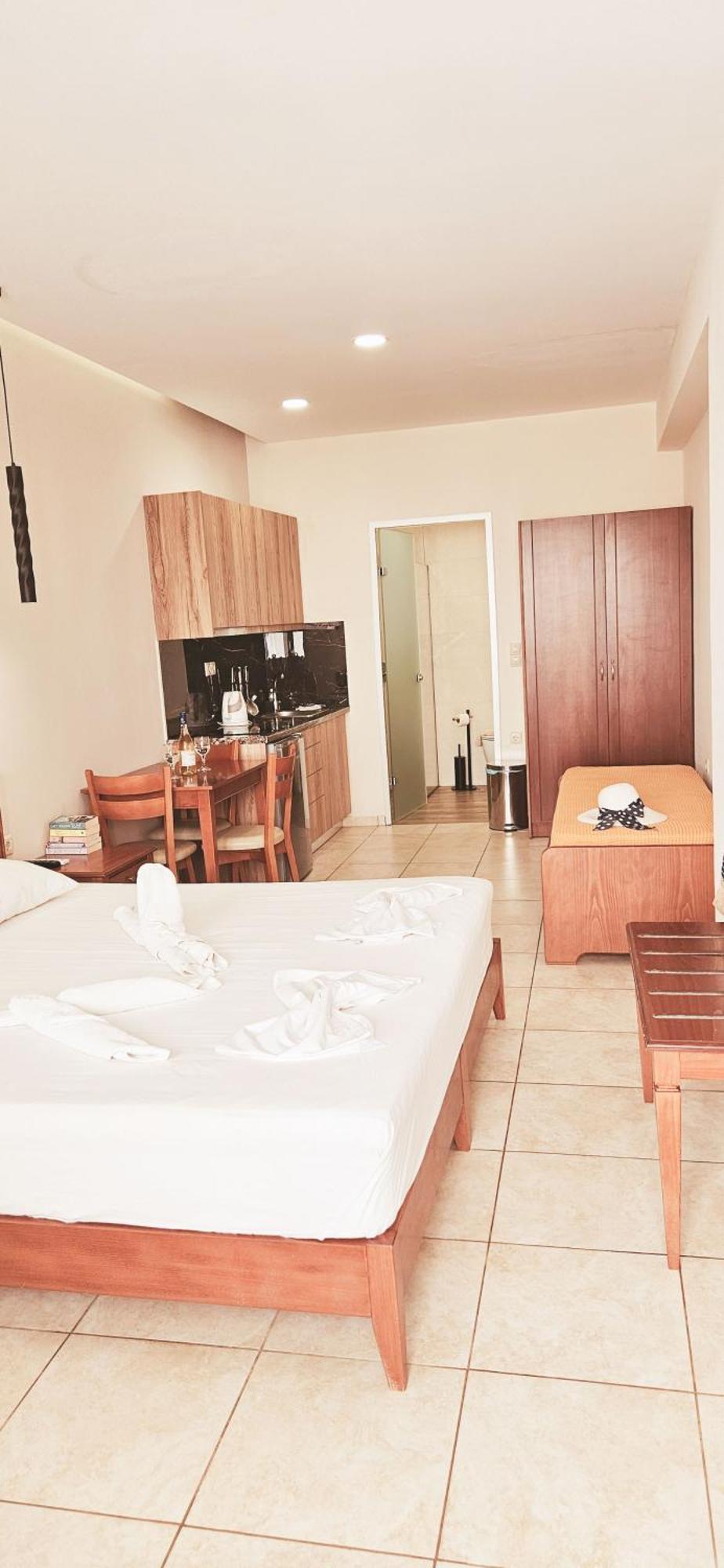 Kalimera Hotel Ajía Marína Kültér fotó