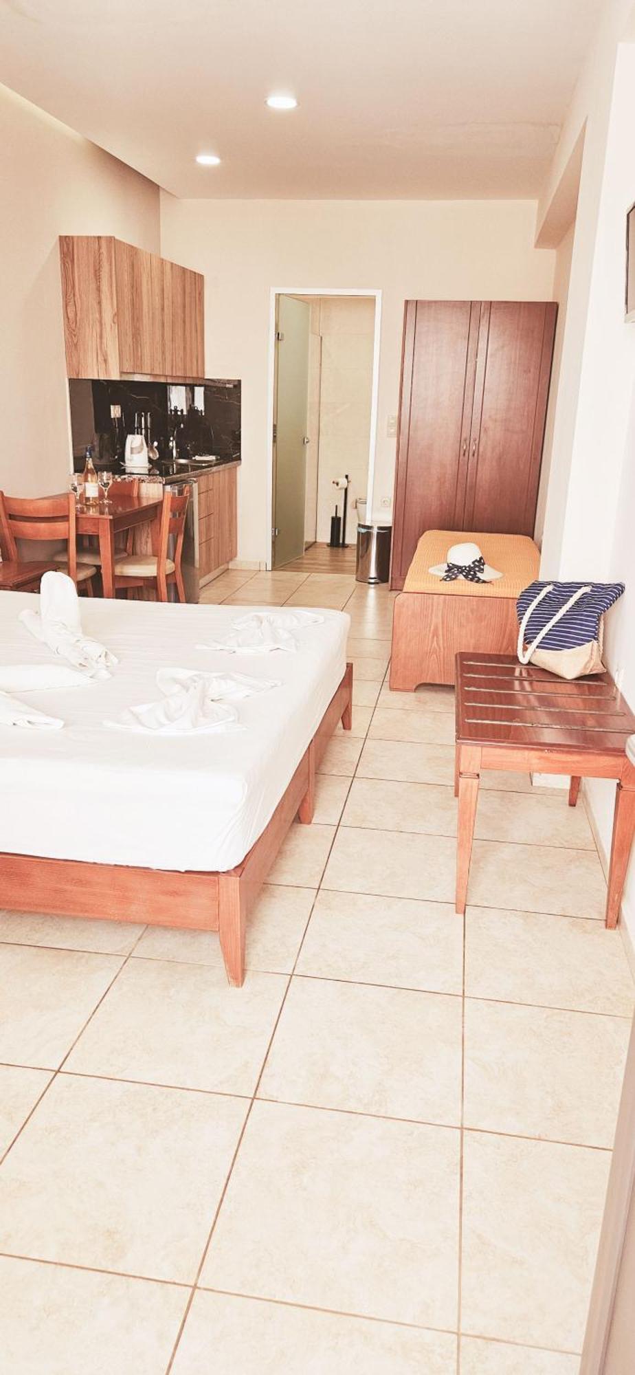 Kalimera Hotel Ajía Marína Kültér fotó